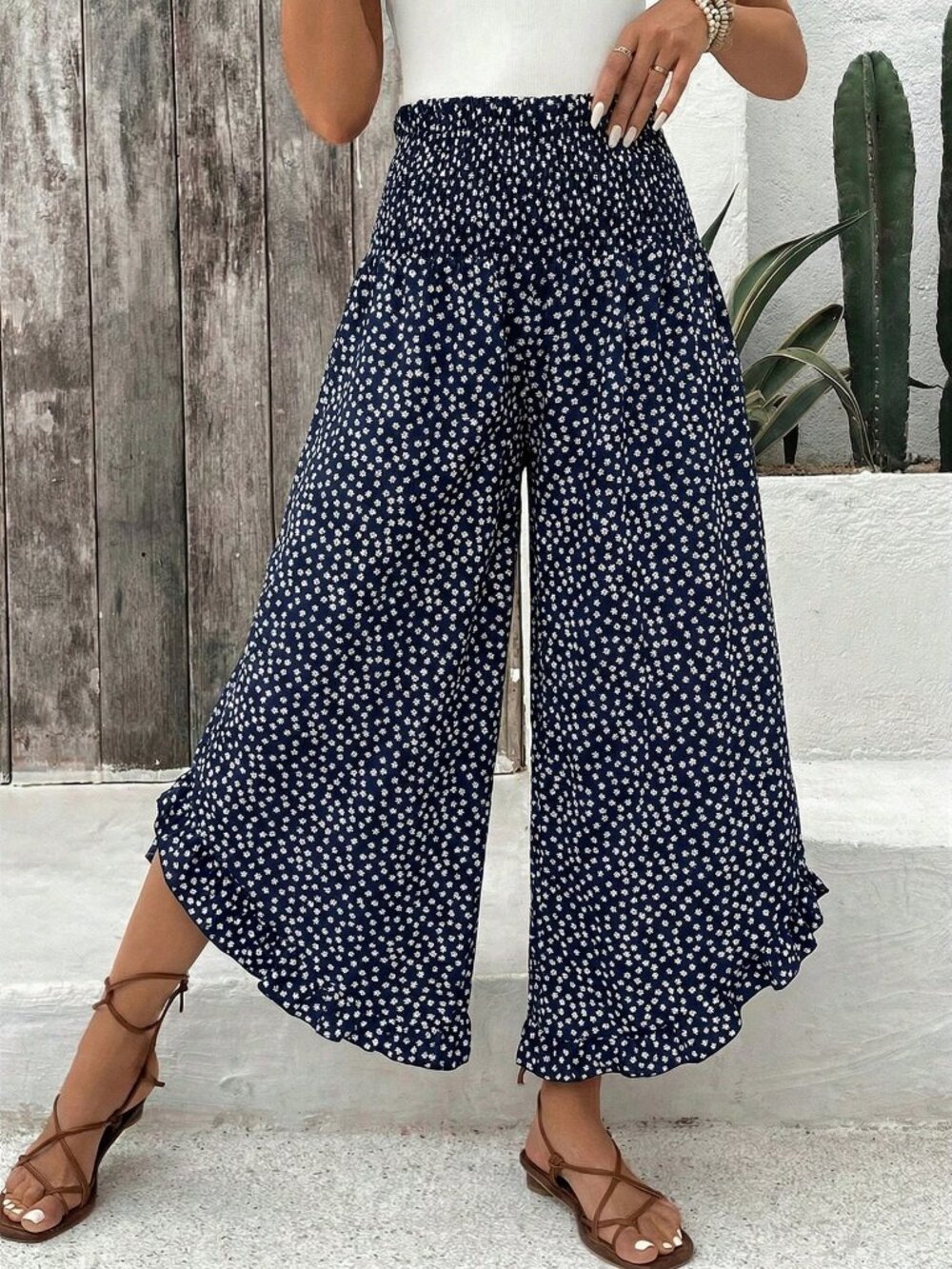 Casual Women's Ruffled Hem Ditsy Floral Pants - Picture 5 of 5